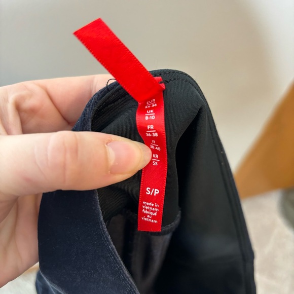 Spanx Velvet Leggings small - Picture 7 of 7